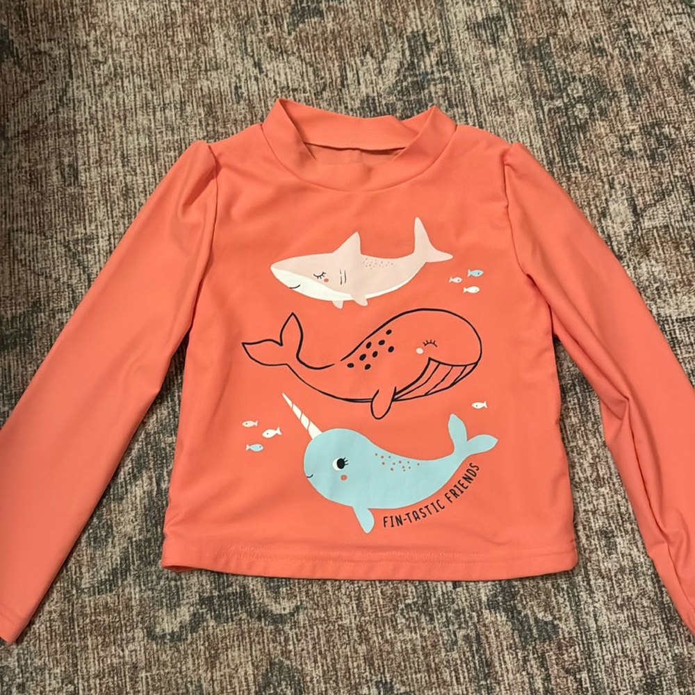 Girls rash guard